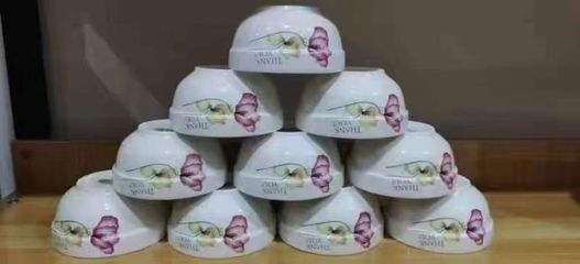 精品陶瓷餐具与多元销售模式 地摊经济的创新之路